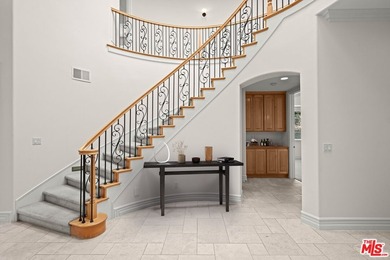 This beautiful, bright 5 bedroom and 4.5-bathroom home located - photo 10