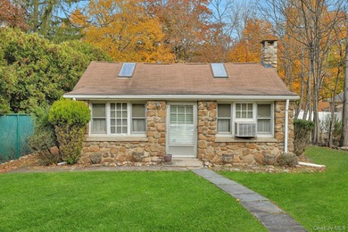 (private lake, pond, coastal) Home Sale Pending in New City New York