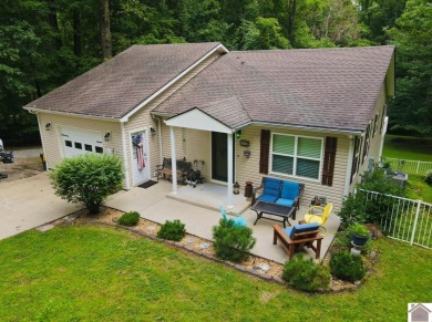 Lake Home For Sale in Cadiz, Kentucky