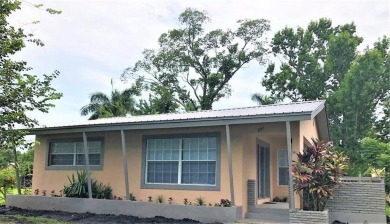 Lake Okeechobee Home For Sale in Pahokee Florida