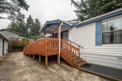 Lovingly updated Three Bed/Two Bath in Shorepines Village. Sip - photo 4