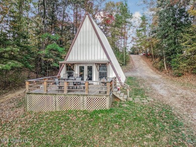 (private lake, pond, creek) Home For Sale in Natchez Mississippi