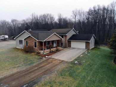(private lake, pond, creek) Home Sale Pending in Swartz Creek Michigan