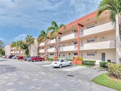 An oasis to call home, this beautiful 2BD/2BTH unit is in - photo 1