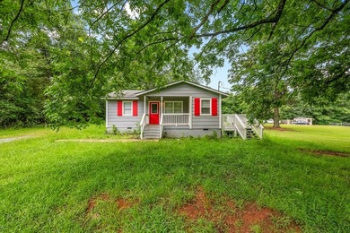 Escape to peaceful country living in this charming 3-bedroom - photo 3
