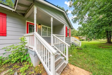 Escape to peaceful country living in this charming 3-bedroom - photo 5