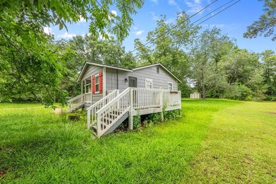 Escape to peaceful country living in this charming 3-bedroom - photo 7