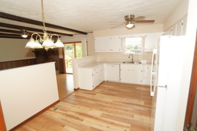 WELL MAINTAINED ALL BRICK HOME - photo 4