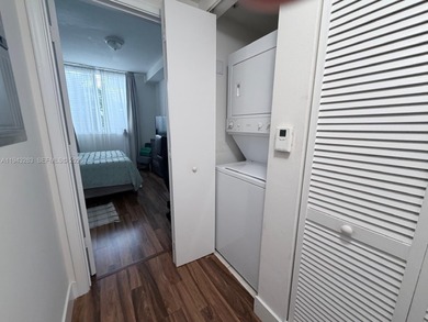 This 2 Bedroom, 2 bath condo in situaded in the heart of