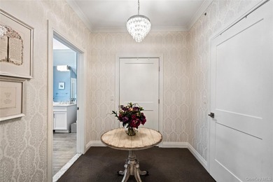 Welcome to Country Pointe Plainview, one of Long Island's - photo 11