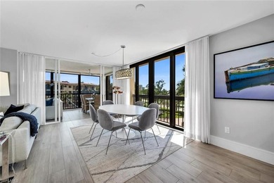 Meticulously updated and furnished Chateaumere Royale - photo 11