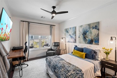 Welcome to Country Pointe Plainview, one of Long Island's - photo 13
