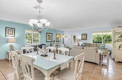 4/2 renovated waterfront home boasts private pool-new cutting - photo 16