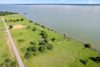 Embrace the lake life you've always dreamed of with this - photo 7