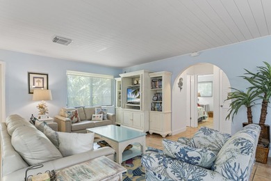4/2 renovated waterfront home boasts private pool-new cutting - photo 17