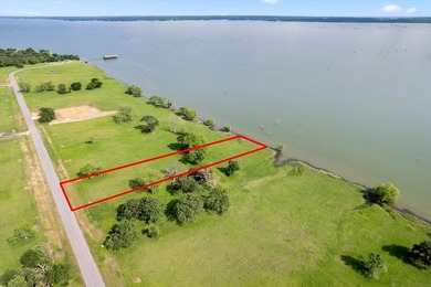 Embrace the lake life you've always dreamed of with this - photo 8