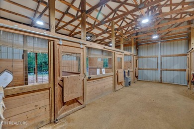 SOUTHERN LIVING, MEETS EQUESTRIAN LIVING ON 107 PRIVATE ACRES - photo 30