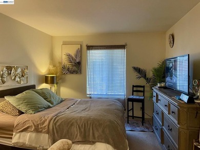 Unique opportunity! 1 Bedroom 1 Bath on the 3rd/floor unit is - photo 2