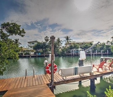 4/2 renovated waterfront home boasts private pool-new cutting - photo 34