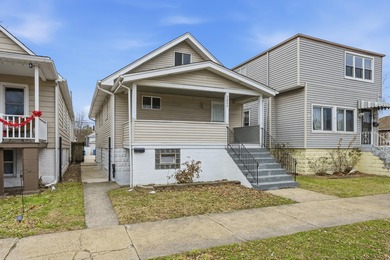 (private lake, pond, creek) Home For Sale in Whiting Indiana