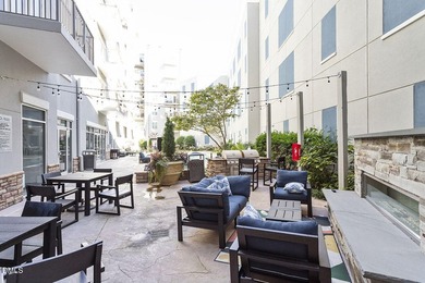 Beautiful two-bedroom condo in the heart of the entertainment - photo 25