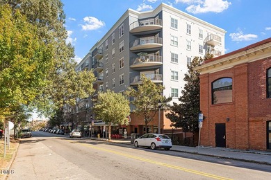 Beautiful two-bedroom condo in the heart of the entertainment - photo 27