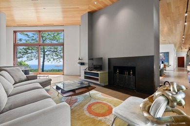 Welcome to Sea Haven, a breathtaking oceanfront estate where - photo 35