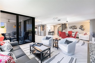 Welcome to Shorewood, one of the most luxurious properties on - photo 39