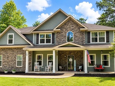 THIS HOME IS MOVE IN READY...All it is missing is you! This - photo 1