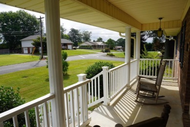 WELL MAINTAINED ALL BRICK HOME - photo 2