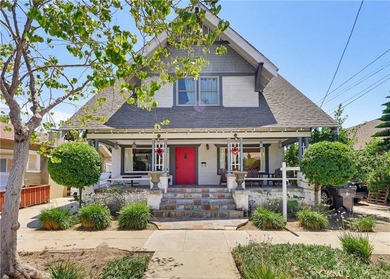 Built in 1914, this classic Craftsman presents an exceptional - photo 1