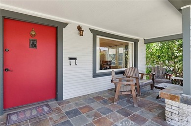 Built in 1914, this classic Craftsman presents an exceptional - photo 5