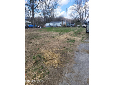 Nice corner lot in the City of LaFollette to build or place - photo 2