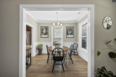 Like-new construction in one of the most sought-after sections - photo 8