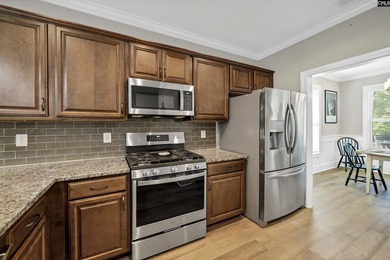 Like-new construction in one of the most sought-after sections - photo 10
