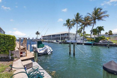 BOATER'S PARADISE ON THE INTERCOASTAL! Beautifully updated - photo 1
