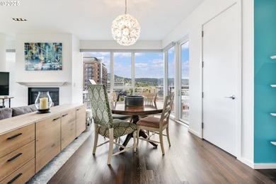 Bright contemporary 2 bedroom, 2.5 bathroom condo with