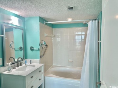 Spacious 3BR/3BA OCEANFRONT inside corner unit with lots of