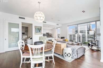 Bright contemporary 2 bedroom, 2.5 bathroom condo with