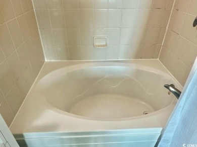 Spacious 3BR/3BA OCEANFRONT inside corner unit with lots of