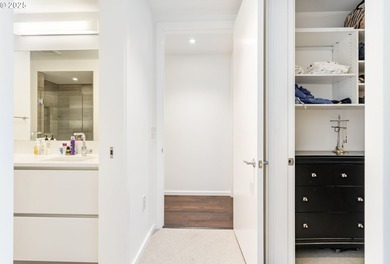 Bright contemporary 2 bedroom, 2.5 bathroom condo with