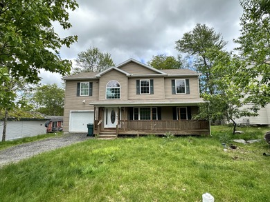 Lake Carobeth Home Sale Pending in Tobyhanna Pennsylvania