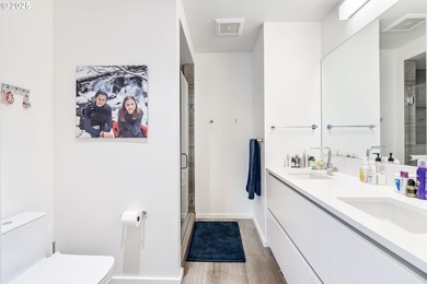 Bright contemporary 2 bedroom, 2.5 bathroom condo with