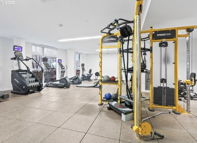 Bright contemporary 2 bedroom, 2.5 bathroom condo with