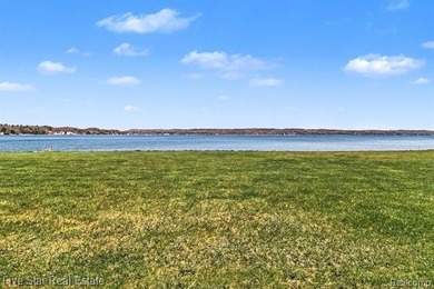 This rare opportunity to own 186 feet of private frontage on the - photo 6