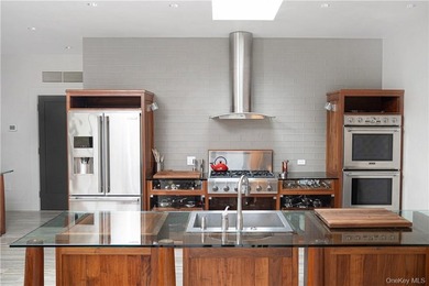 Exceptional opportunity to acquire this contemporary masterpiece - photo 8