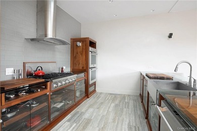 Exceptional opportunity to acquire this contemporary masterpiece - photo 9