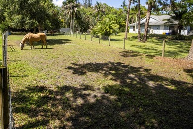 Wake up in the morning to the view of your horses on this fully - photo 9