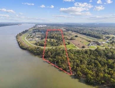 (private lake, pond, coastal) Home For Sale in Braithwaite Louisiana