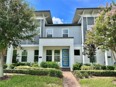 Lake Townhome/Townhouse For Sale in Orlando, Florida